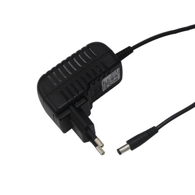 Adaptador de energia universal 9V 1A com múltiplas opções de plugue