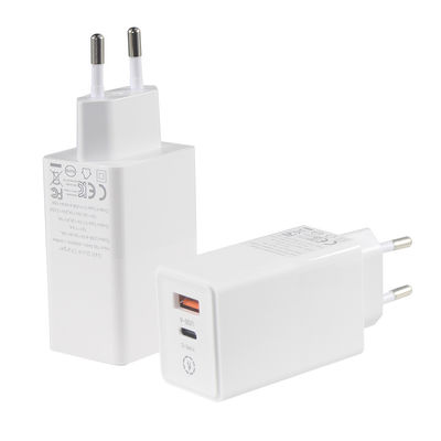 Laptop QC Tipo C Dual PD Carregador 65W Saída 15V 3A para carregamento rápido Adaptador de viagem