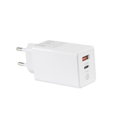 Laptop QC Tipo C Dual PD Carregador 65W Saída 15V 3A para carregamento rápido Adaptador de viagem