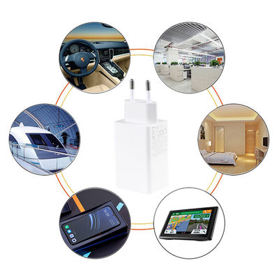European GaN Tech 3Ports 65W USB C USB-A QC3.0 Carregador para Laptop Branco