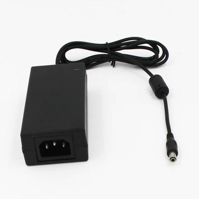 Voltagem de entrada larga 240v 100 C14/C8/C6 Adaptador eletrônico Multi portas DC 5.5*2.1 120W Potência 240V Para venda por atacado