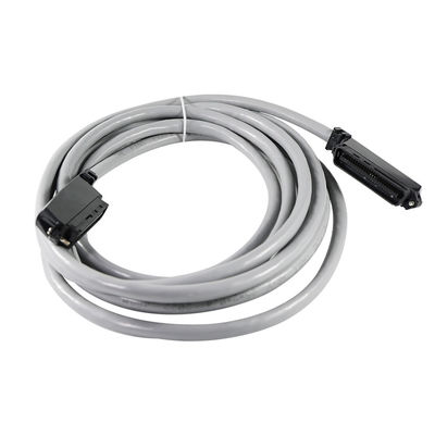 Cable de conector de telecomunicações RJ21 masculino de ângulo direito de 50 pinos com cabo redondo blindado para painéis de correção de voz ou distribuição de dados