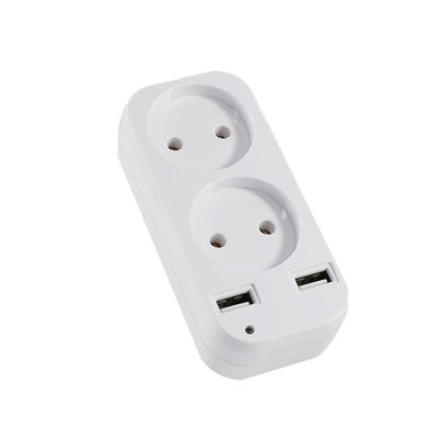 Adaptador de tomada dupla de corrente alternada padrão europeu com 2 portas de carregamento USB 250V 10A Conversor de energia montado na parede