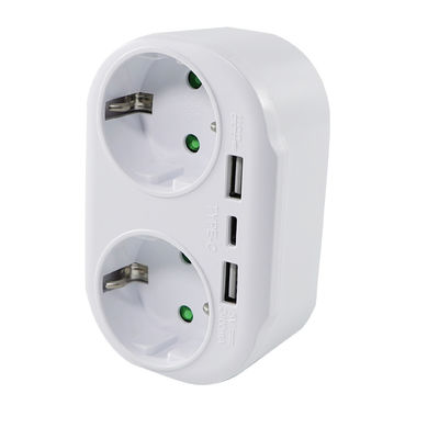 Adaptador de tomada de energia padrão europeu com duas tomadas de corrente alternada, 2 portas USB e 1 porta de carregamento tipo-C 250V 10A