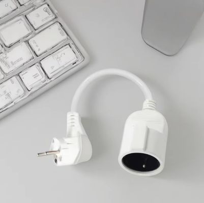 Cordão de extensão de energia de três pontas para computadores e aparelhos