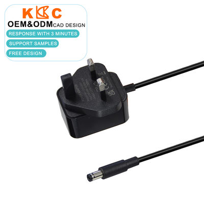 Adaptador de energia DC 5V 3A com plugue do Reino Unido e plugues de saída múltiplos