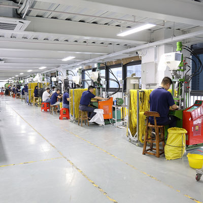 18 AWG IEC 60320 Cordão de adaptador de energia C5 a C6 com classificação 10A / 125V para adaptadores de laptop