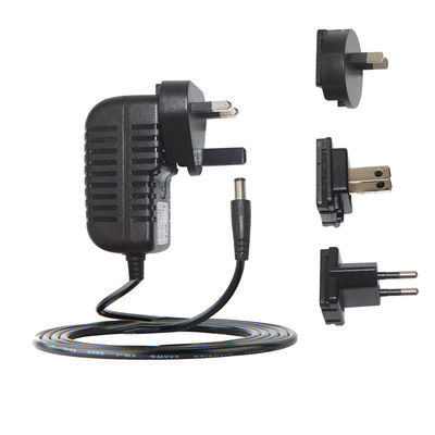 Adaptador de energia universal 9V 1A com múltiplas opções de plugue